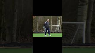 Cesc Fabregas: I watch these 3 coaches...
#shorts #cescfabregas #tactics Cesc Fabregas: I watch these 3 coaches...