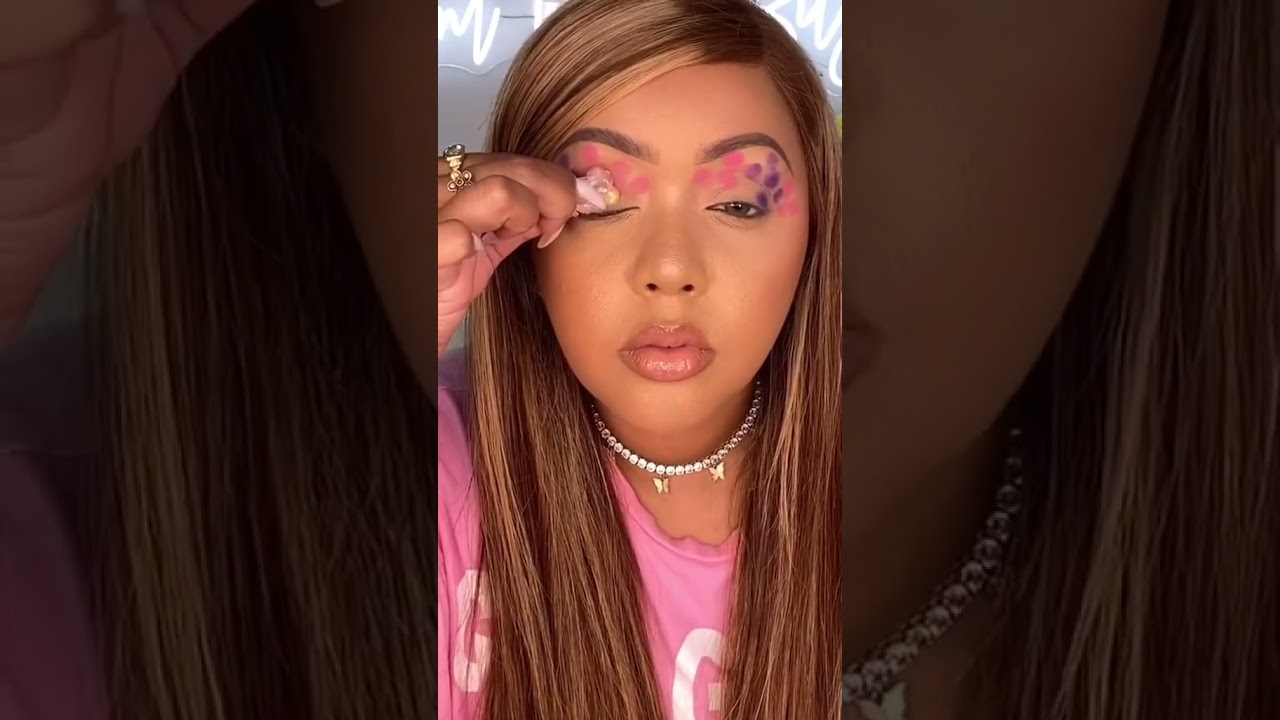 Bubble wrap eyeshadow hack! 