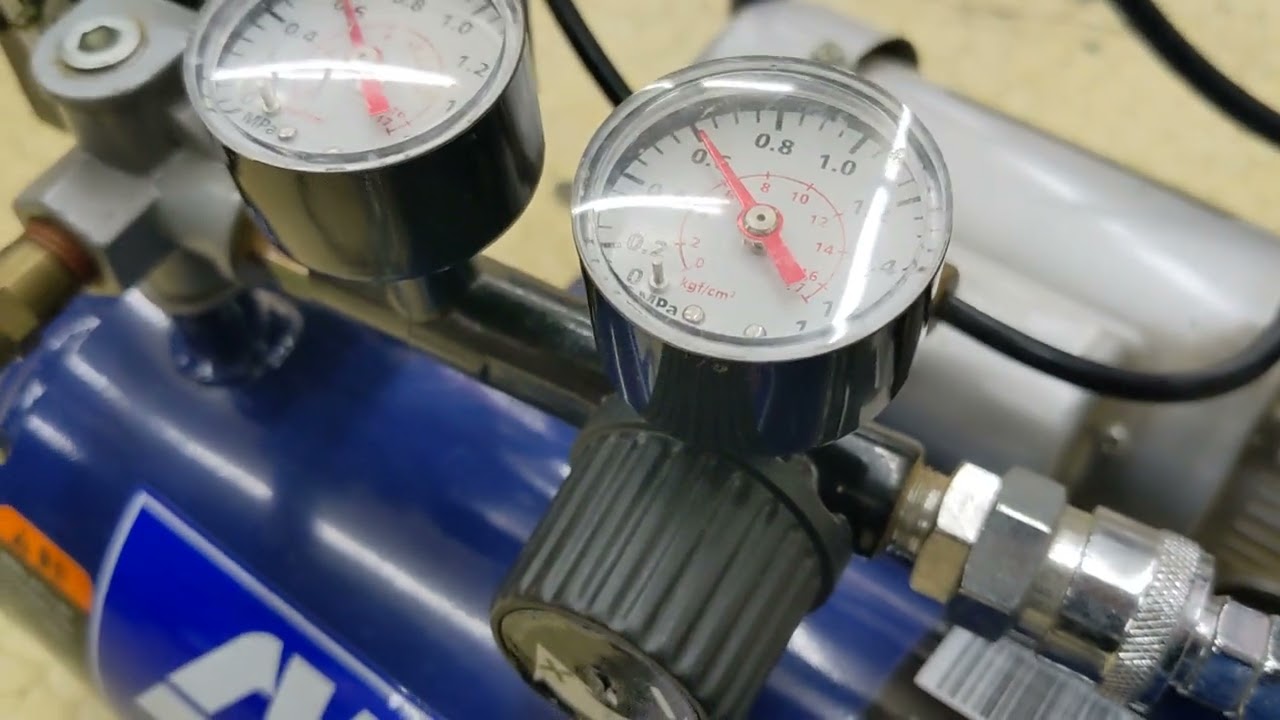 アネスト岩田 FX1001 オイルレスコンプレッサー 常圧 コード式【市川