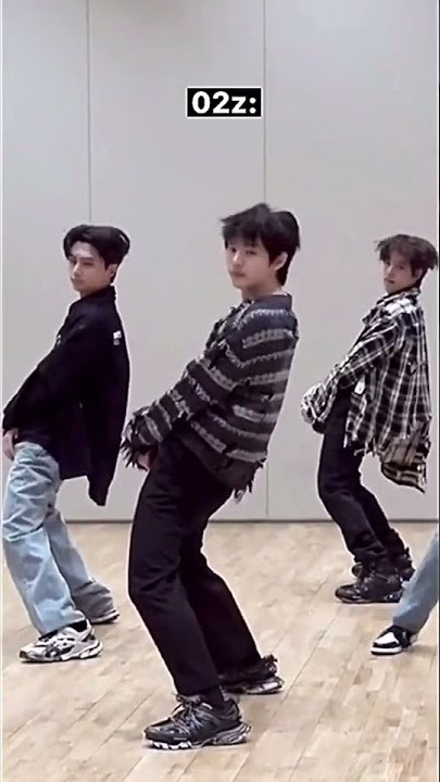 How others do it Vs how Heeseung do it 🙃