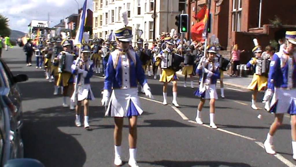 Mayobridge Band lead the Maiden of Mourne 2013 Parade