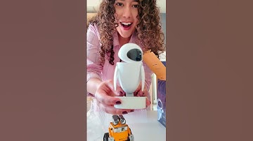 Meet my new desk buddies. Robosen robots wale and eve. 🥹✨