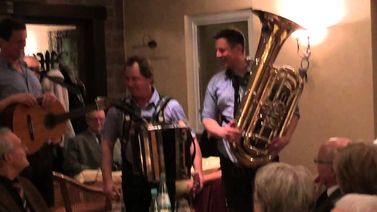 Alleinunterhalter In Munchen Musik Fur Hochzeit Geburtstag