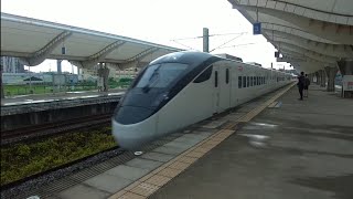 No.372 自強(3000) passing Shinwuri Station