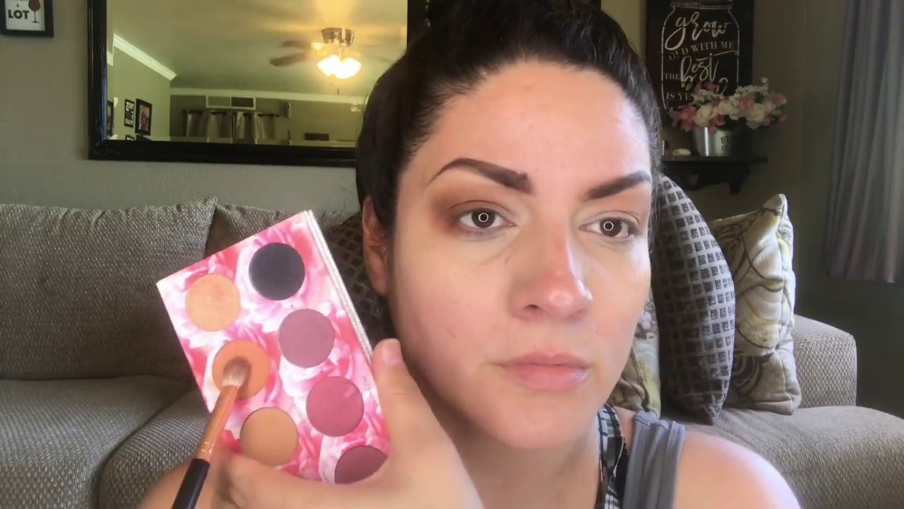 With Two Palettes Full Face Make Up Laura Lee Los Angeles & Reina Del Caribe Eyeshadow VOL 1