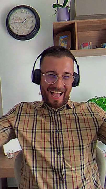 NICUȘOR DAN 😂HE CAN HEAR IT⁉️#pamphlet #funny #caterinca #romania #diaspora #viralvideo