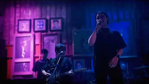 Con Người -Bumblebee Live At BIN LIVE MUSIC BAR