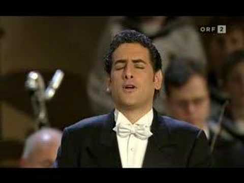 Juan Diego Florez sings "Ave Maria"