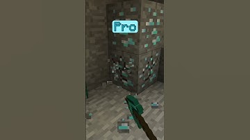 Minecraft NOOB vs PRO vs HACKER : Mining Diamonds #shorts