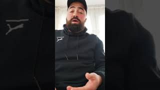 U.h Kapinin Önünde Selvi̇ Budama O Yar Geli̇r