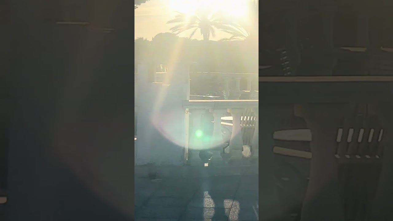 Сдается 3 комнат квартира с террасой в городке Антибы . Франция . Лазурный берег . Рядом с море