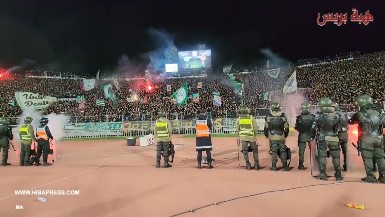 جماهير الرجاء تزلزل مدرجات 