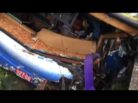 20170106。八堵交流道遊覽車翻覆  8輕傷
