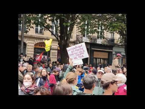 Malgré l’interdiction de manifester à Bordeaux, le cortège s'élance dans le calme