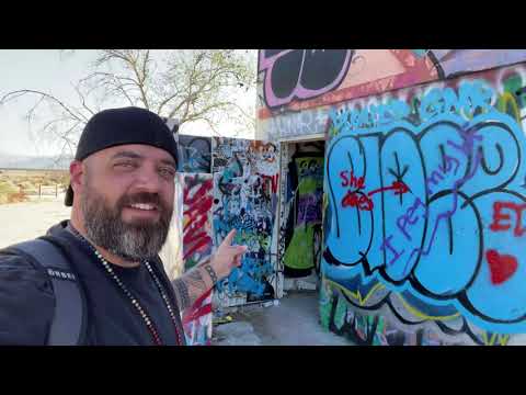 Abandoned Water Park Haunted Bathrooms!