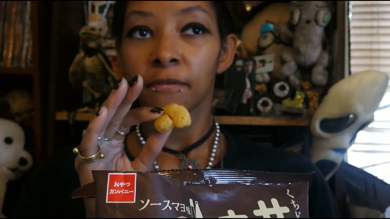 Taste Testing Japanese Snacks -  Oyatsu Maro Mayo Chips