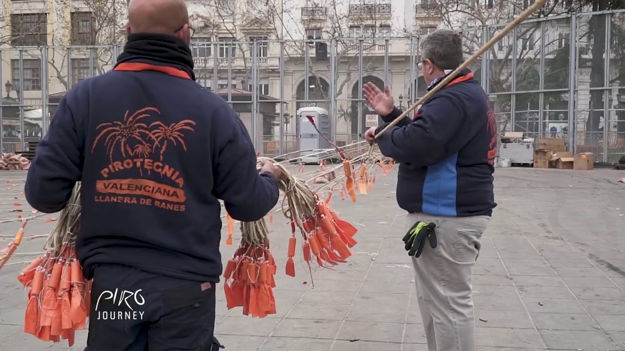 Muntatge d' una Mascletà - Pirotècnia Valenciana