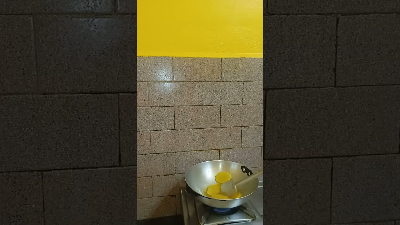 মুচমুচে আলুভাজা। ভাতের সাথে যদি থাকে ভেজ ডাল, জমিয়ে খাও এই রেসিপি 