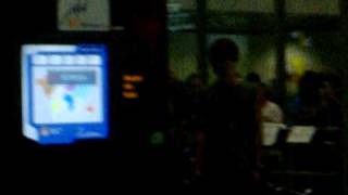 100617 ukiss arrival in klia malaysia (part 1)