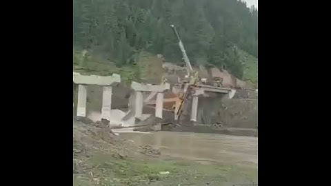 Failures Explained | Extremely Dangerous Excavator Fails & Heavy Equipment Gone Wrong Compilation!
