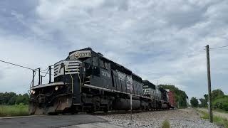Great Crew Does Shave &amp; A Haircut on Ex-CR SD40-2!
