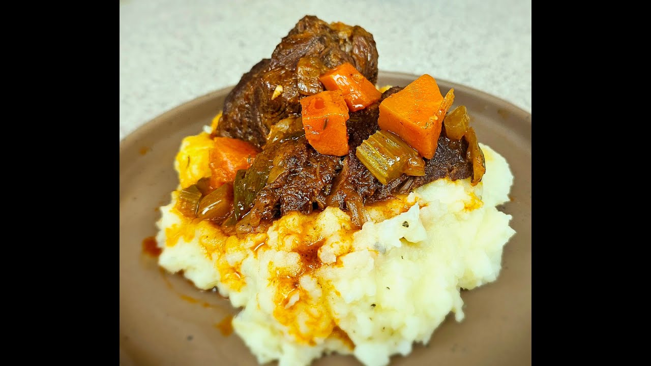 Red Wine Braised Short Ribs (substituted with Chuck Roast) YouTube