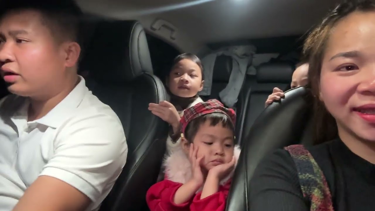 Chị Sen Nhờ Hoài Anh Lên Cho Thối Khắm Đi Chơi Noel