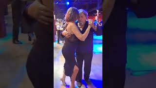 Mira como se lleva el ritmo en La PORTEÑA MILONGA #tango #laporteña #dance #baile  #love
