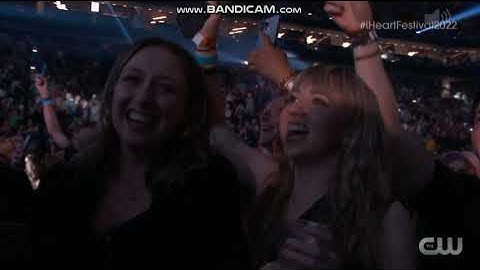 Pitbull Performs Don