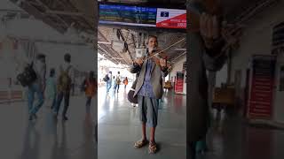 അലഷ ചടടൻ Aloshi Fernandez Violin Unnikale Oru Kadha Pakollam Railway Station