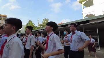 ĐỒNG DIỄN MASHUP "KHI NÀO MÌNH LỚN - TIẾN BƯớC DƯớI CỜ ĐOÀN" 04