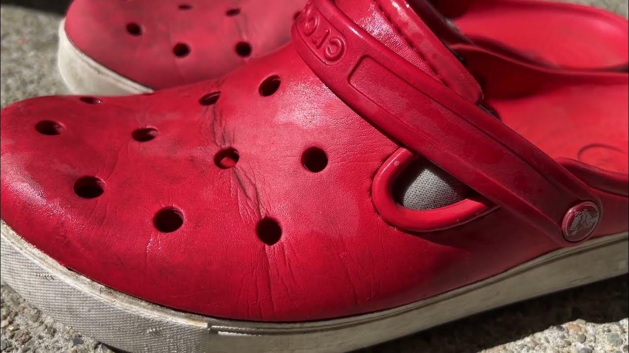 How to clean crocs in 2 minutes 