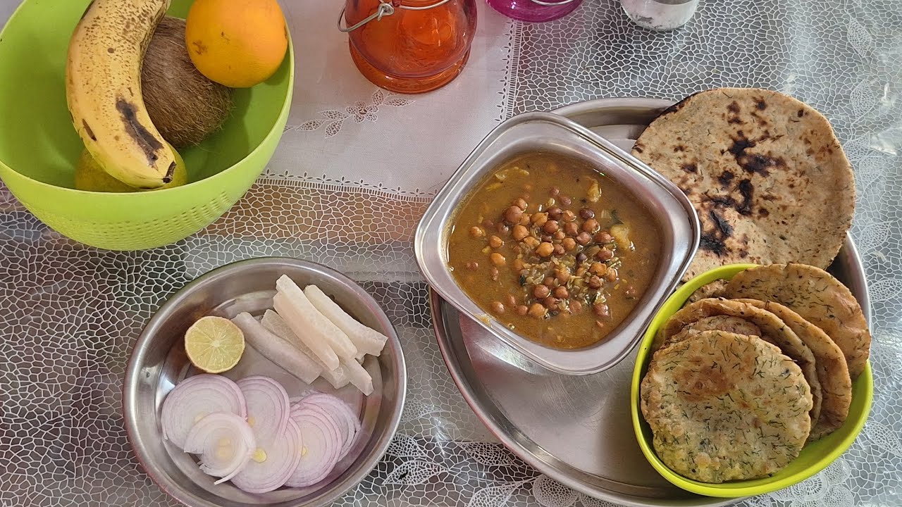 Chane ki gravy wali sabji ki recipe| Soya saag ki puri or roti ke sath chane ka sabji