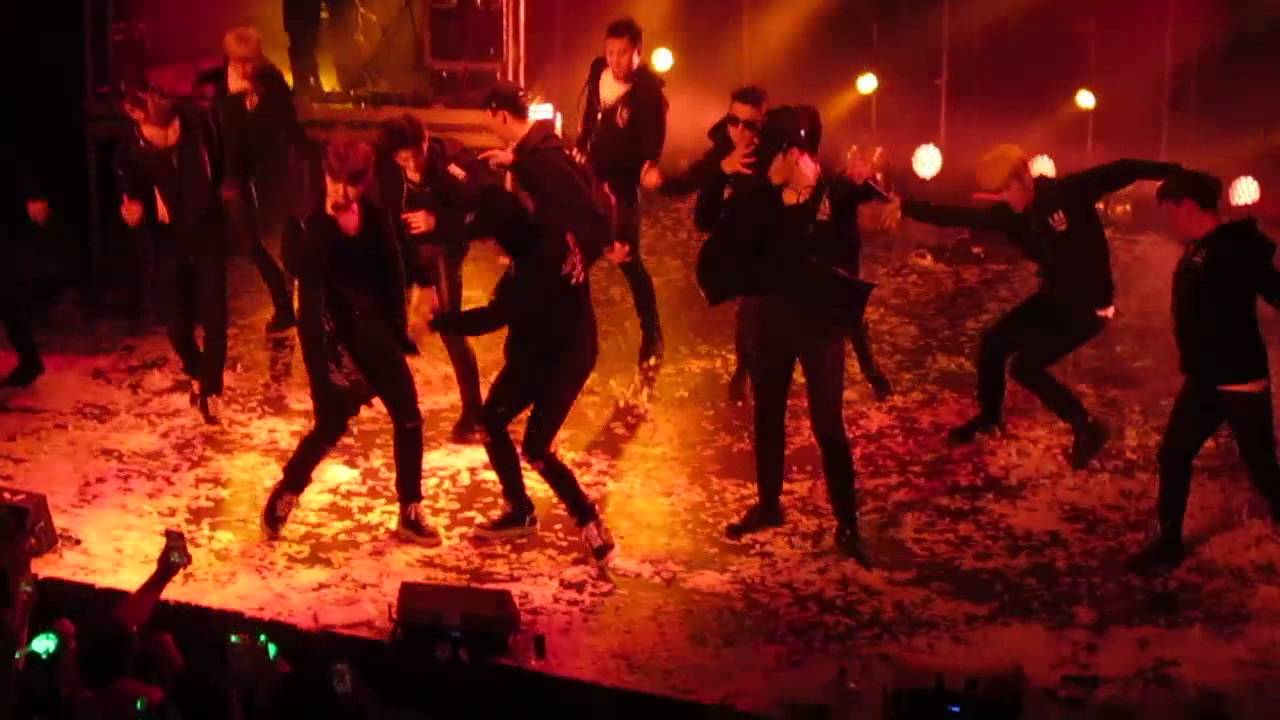 B.A.P Live On Earth 2016 (Kingdom) (korean version) SF Warfield 04/14/16 (17 of 20)