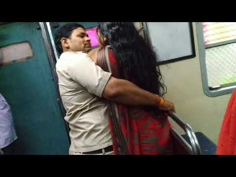 train-mai-jhagda-,-funny-couple-fighting-in-local-train-😂