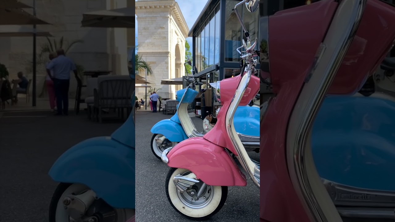 Le square de la Résistance à Nevers, figé dans l’élégance intemporelle du noir et blanc.