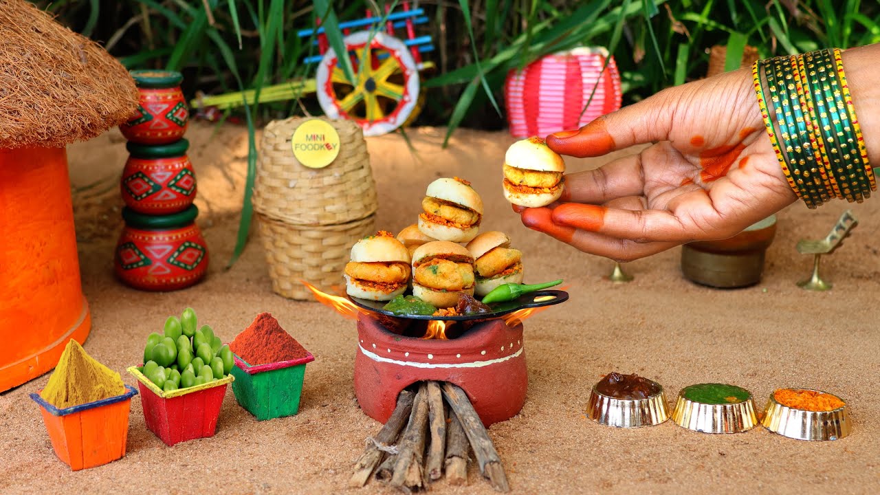 Miniature Aloo Maggi Paratha + Instant Vada pav | Street Style Fried Rice in village