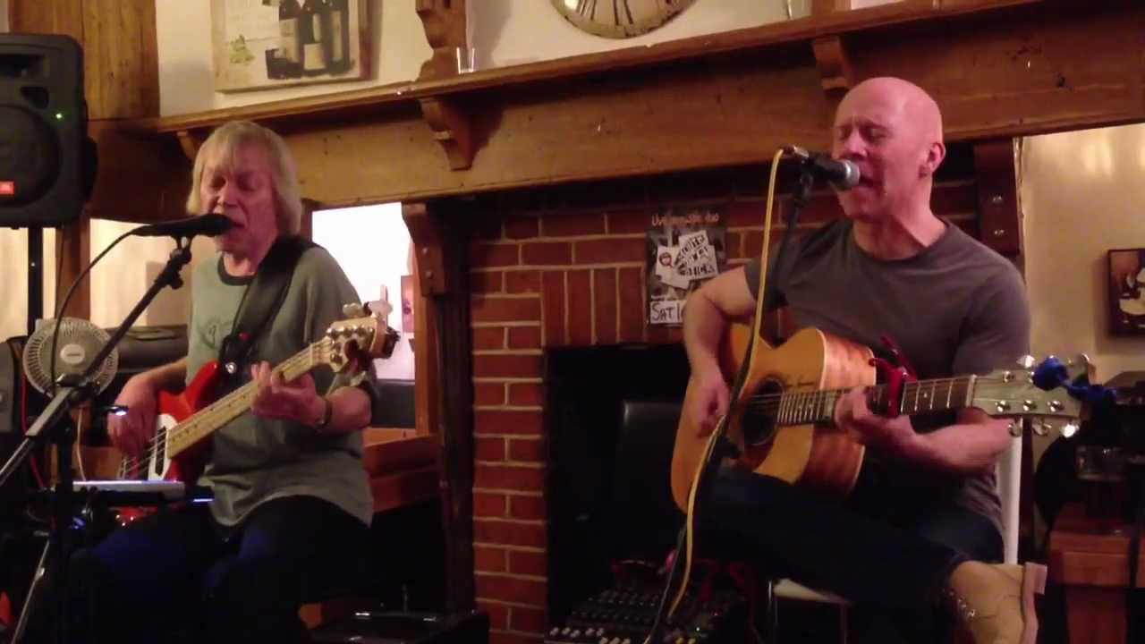 Gotye 'Somebody that I Used to Know' live acoustic cover by Mouth On A Stick