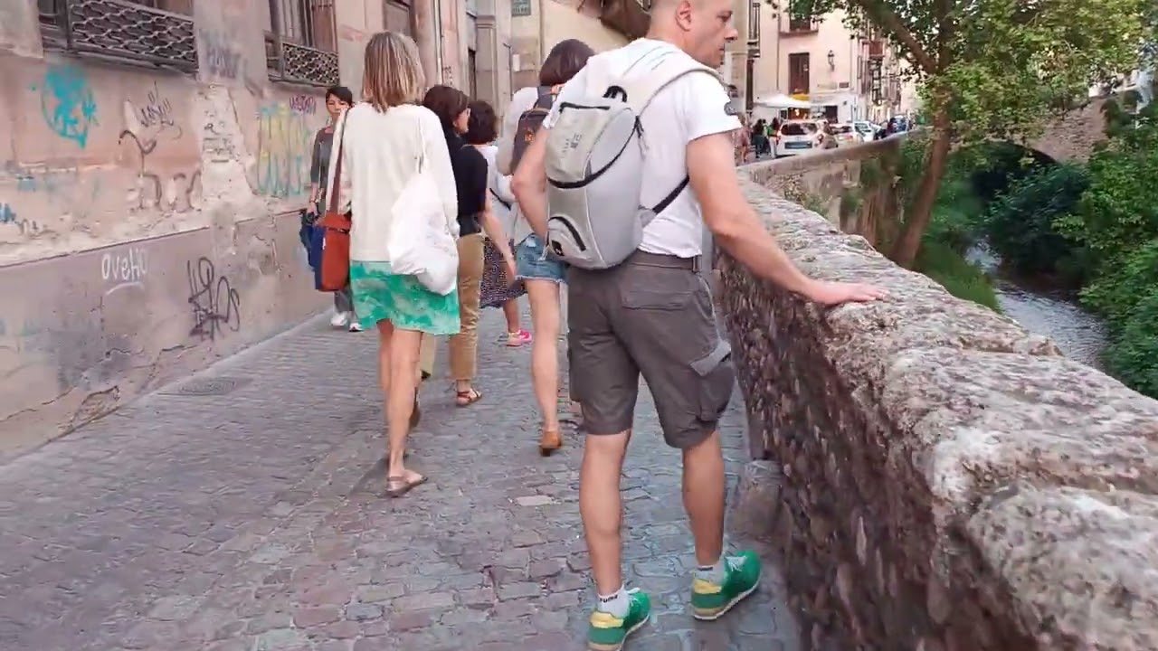 Caminando por Granada, España