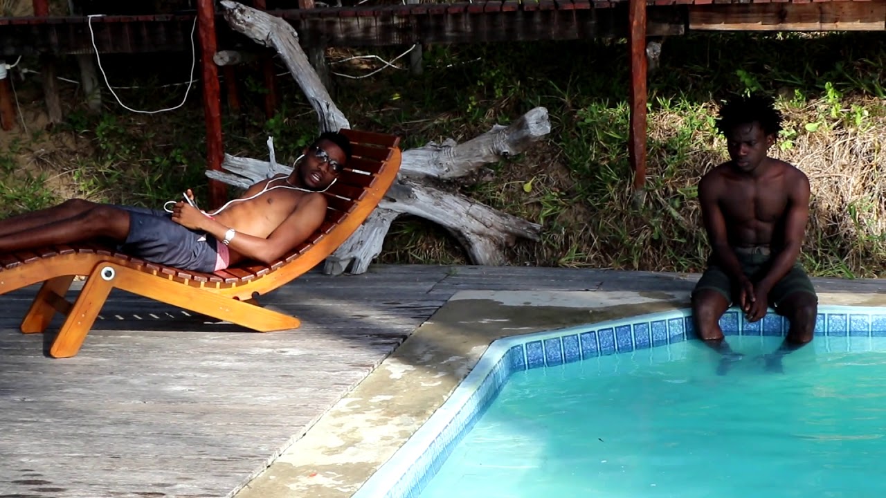Fundzeketas, Mapedje a fazer das suas na Praia da Barra - Inhambane.