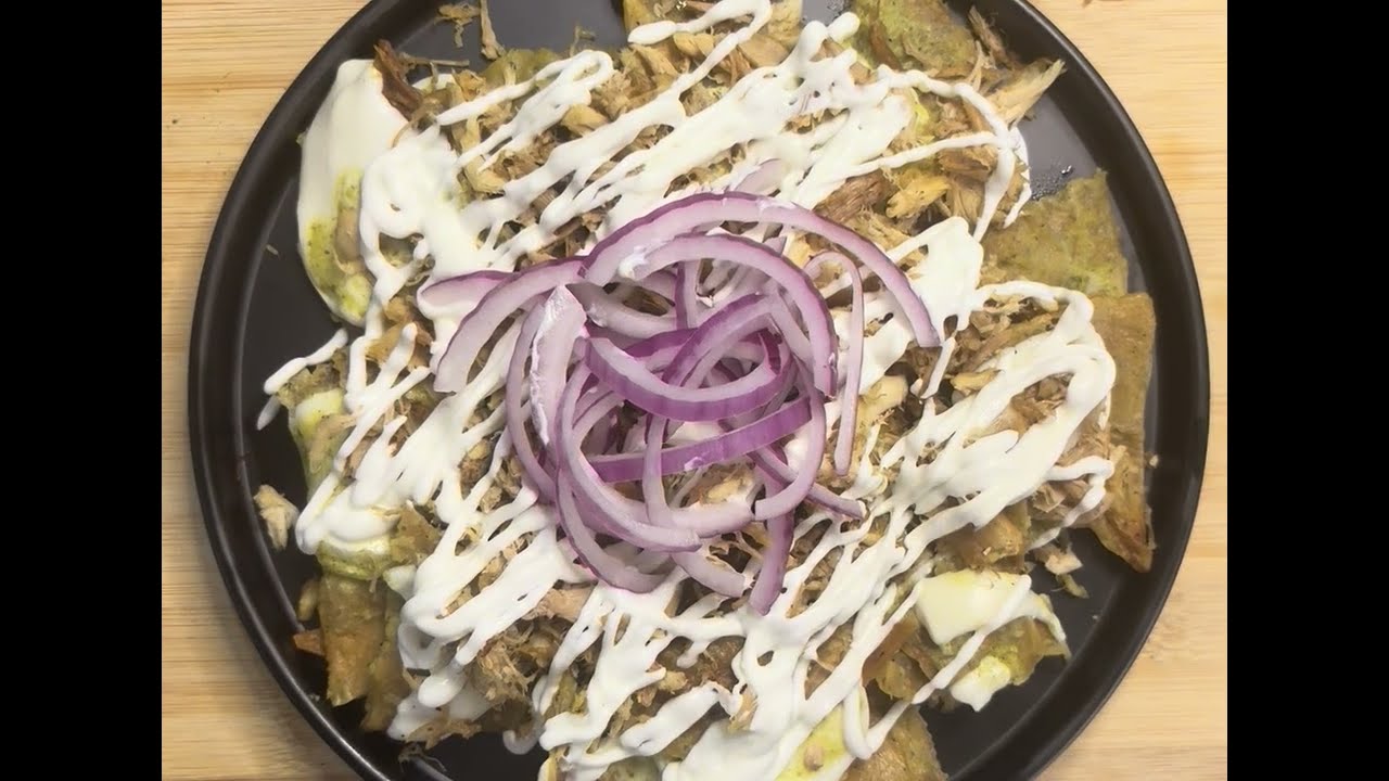 🌶️🧀 Chilaquiles Poblanos con Pollo ¡Cremosos y Picositos!