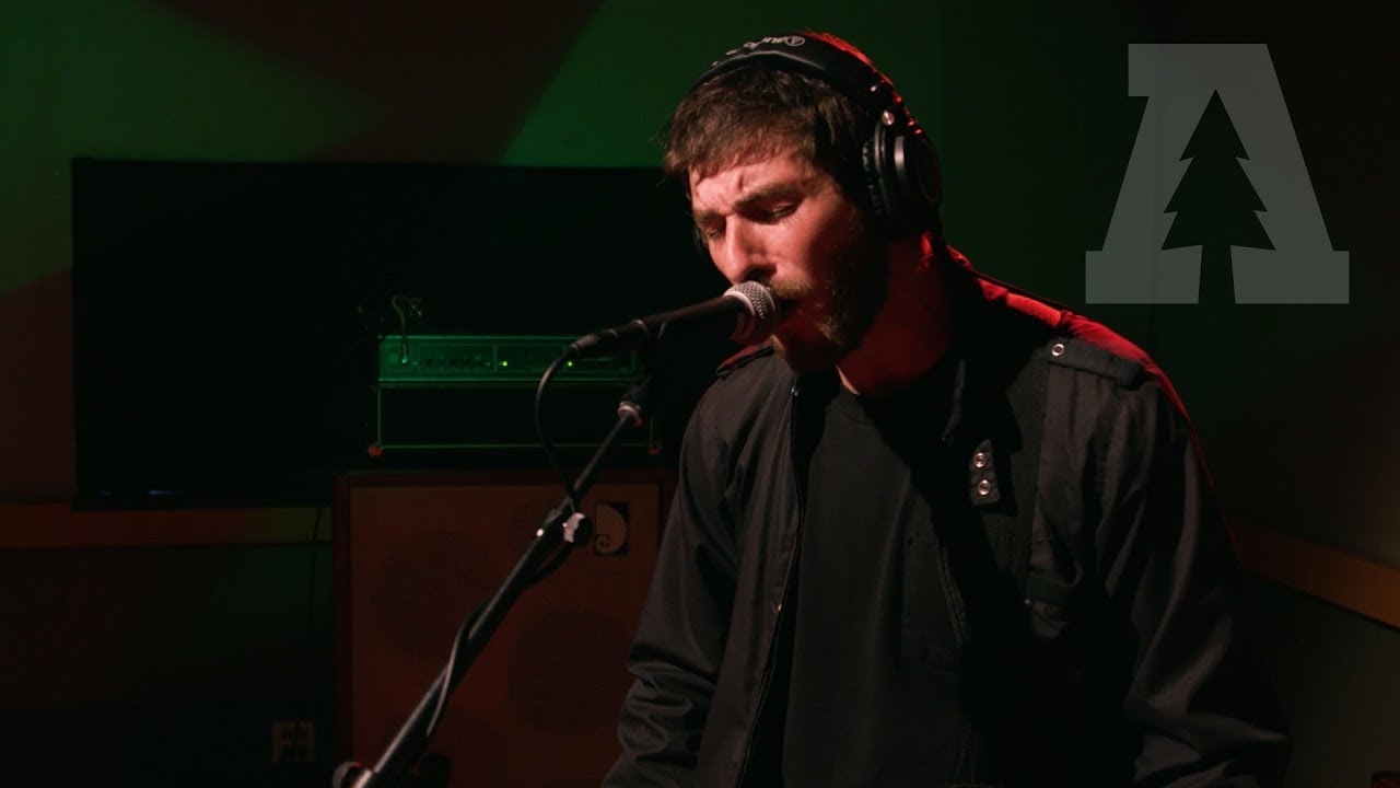Rozwell Kid - Futon | Audiotree Live adlı videoyu YouTube'da izle Rozwell Kid - Futon | Audiotree Live adlı videoyu YouTube'da izle
