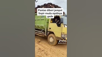 truck sawit oleng!!! #beranda #shortsvideo #masukberanda #automobile #ragasamania #sawit #shortsvide