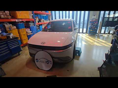 현대 아이오닉5 전면유리 크랙 수리｜헤드업 디스플레이 적용 정품 유리 교체입니다. 관련 시공과정등은 아래 링크를 더 참조하시면 도움이 됩니다.