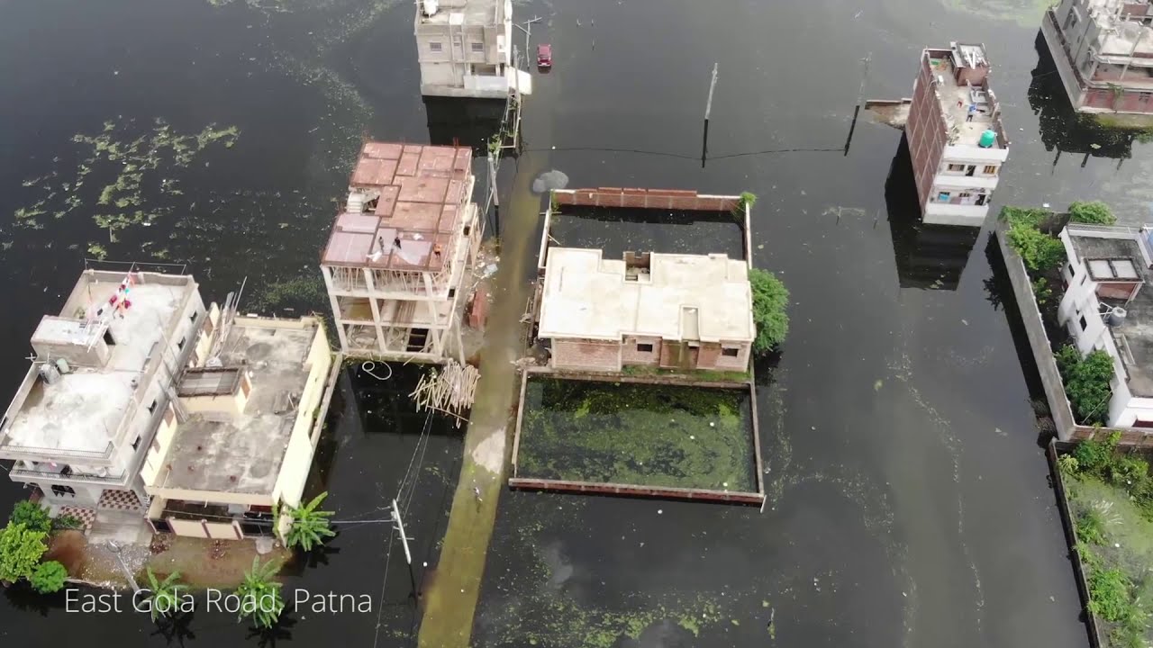 Current Flood Condition Gola Road, Patna.Please share to help them.