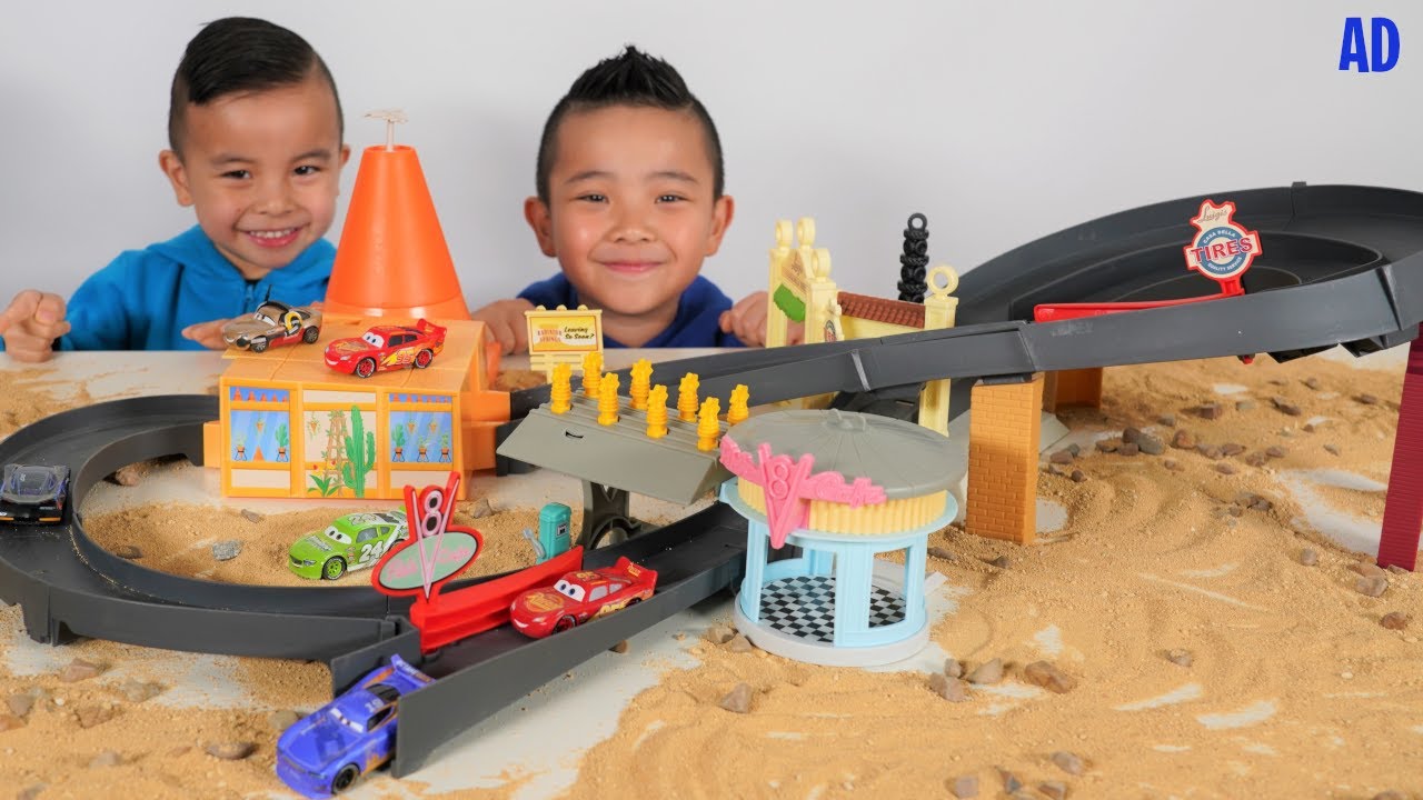 race around radiator springs playset