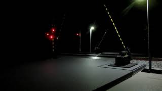 嬬恋鐵の郷レイアウトの夜間運転で踏切を通過する東急７６００系