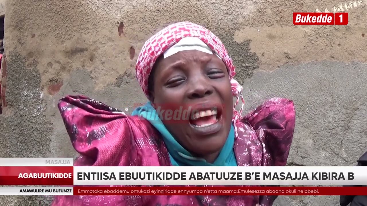 AgabuutiEntiisa emmotoka eremeredde ddereeva eyingiridde ennyumba n'etta omukazi n'emulesa abebbi