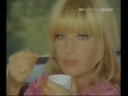 Monica Vitti e il gelato al torrone in 'Le Fate'