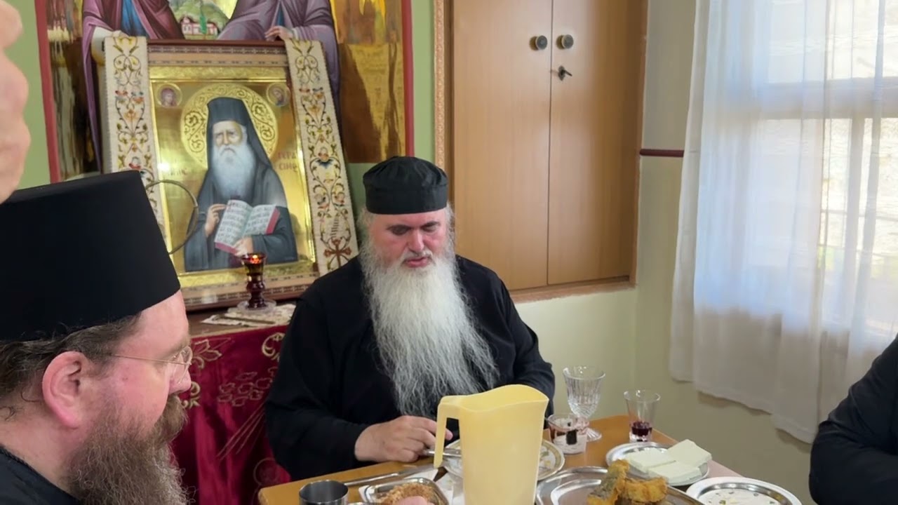 Ψαλτοτράγουδο ~ Δε λαλείς γλυκό μου αηδόνι ~ Ψάλλει ο Μητροπολίτης Καλαμαριάς κ.κ.Ιουστίνος